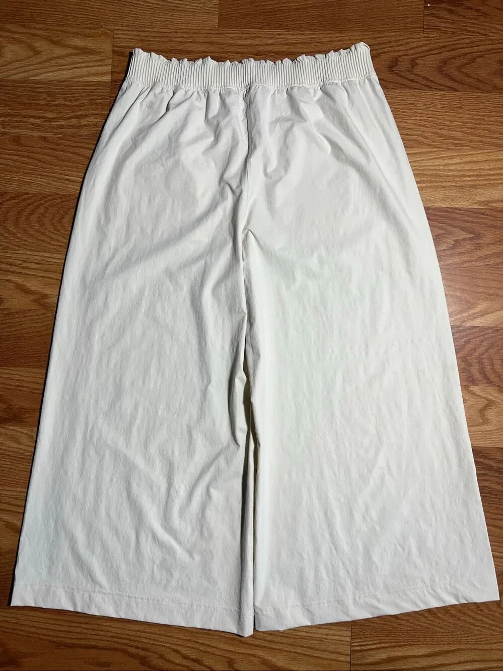 Lululemon Stretch Woven Ivory Ruffle-Waist Wide-Leg Cropped Pants XL